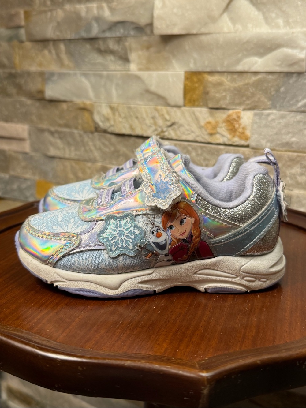 Girls Sz 8 Disney Frozen Iridescent Blue Silver Anna & Olaf Athletic Sneakers